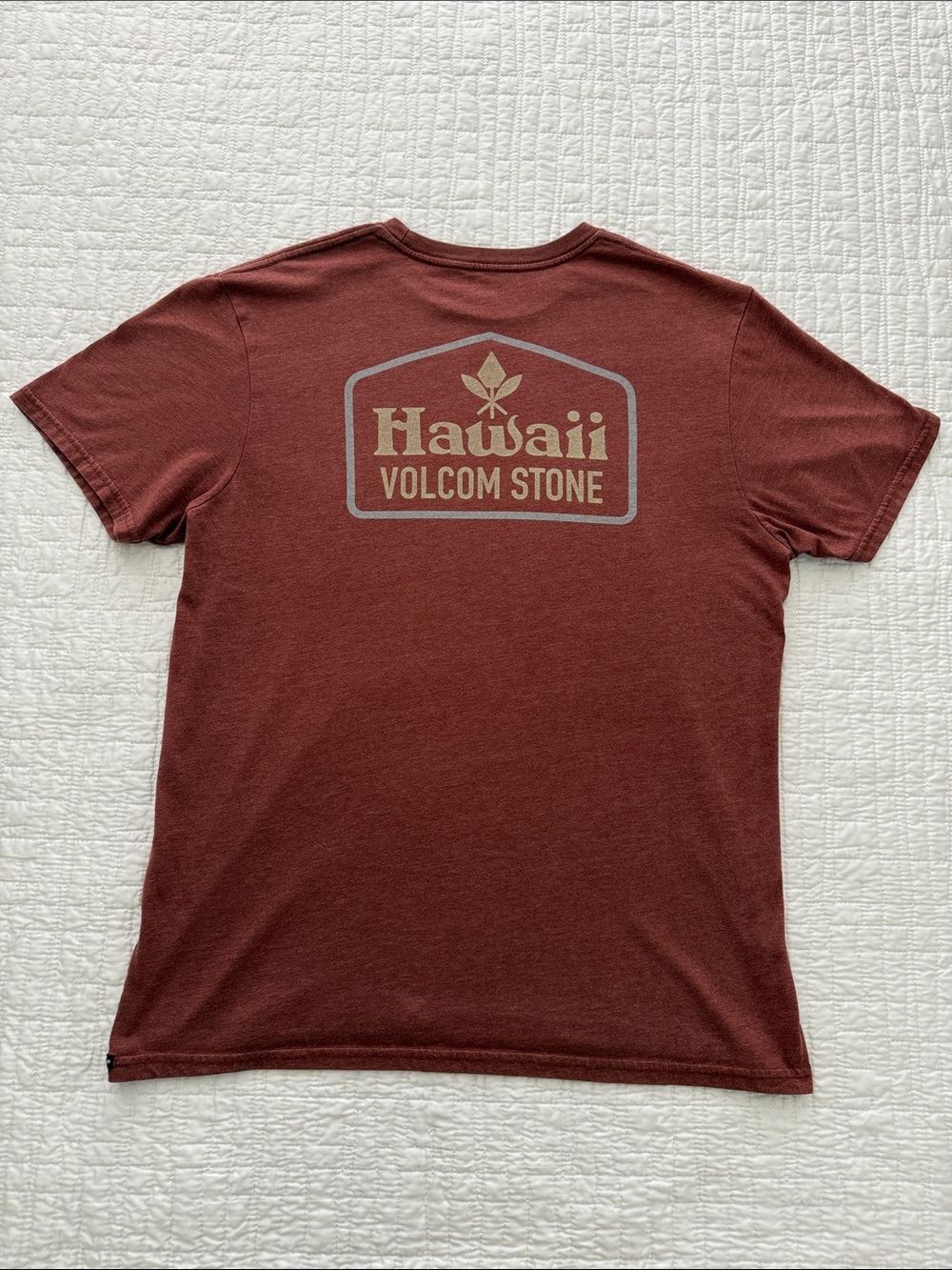 Volcom Stone Hawaii Men's Short Sleeve Tee in Rust Brown/Red with Tan Graphic